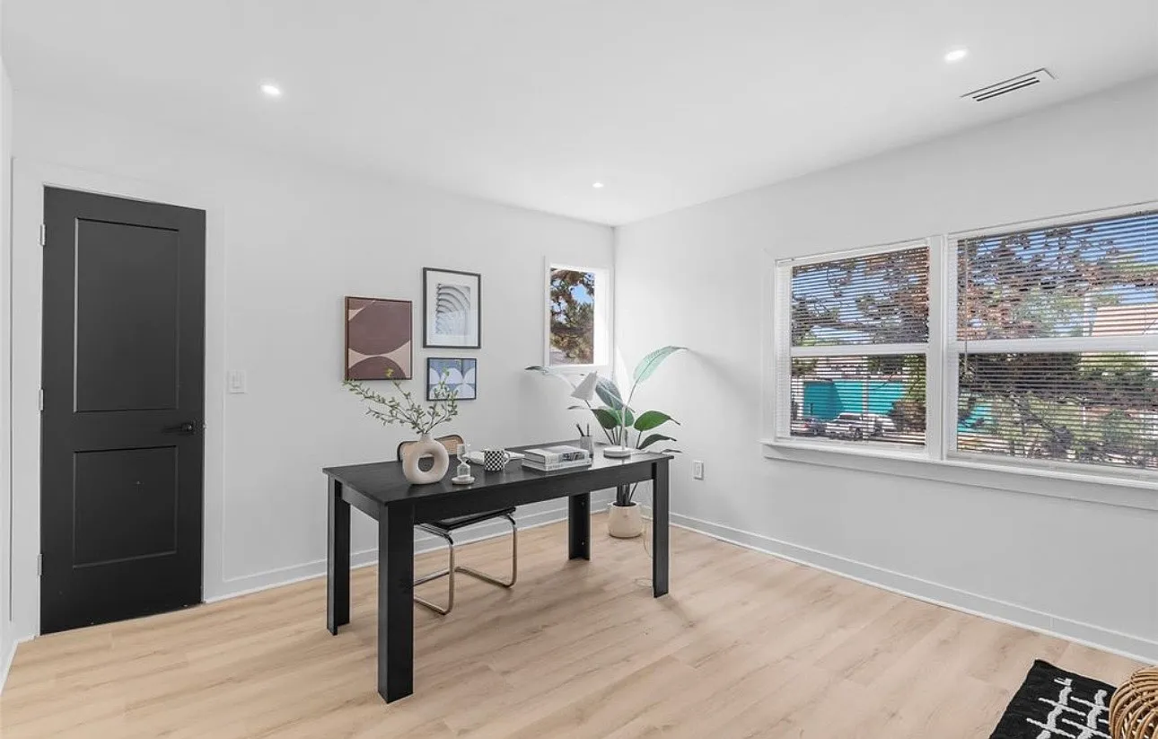 4 bed, 1969 sqft, $2,500 — Photo 4