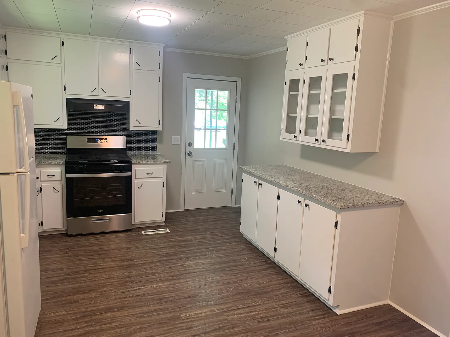 3 bed, 1050 sqft, $1,100 — Photo 3