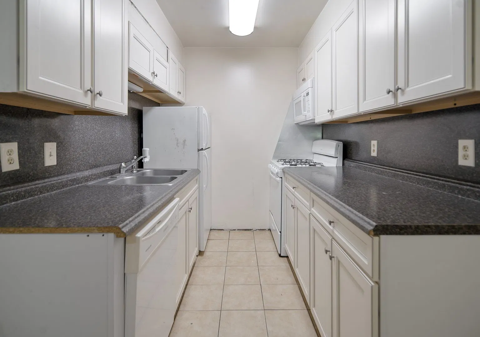211 Linden Ave — Photo 4