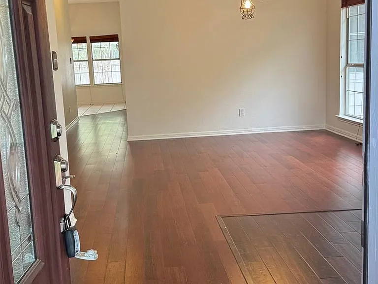 16101 W Dorman Dr — Photo 2