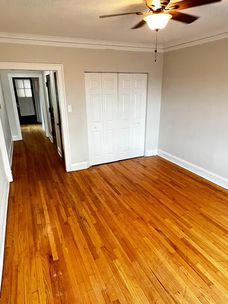 Building Photo - 5021 N Rockwell St #2