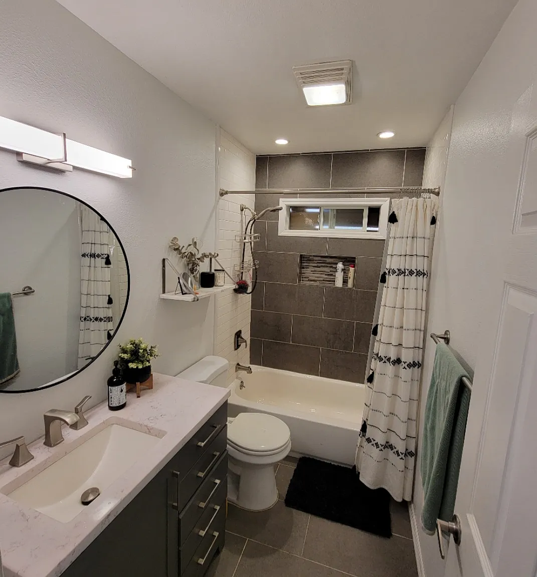 6263 N Traymore Ave — Photo 1
