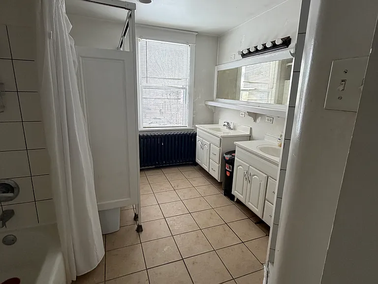 1009 University Ave SE — Photo 7