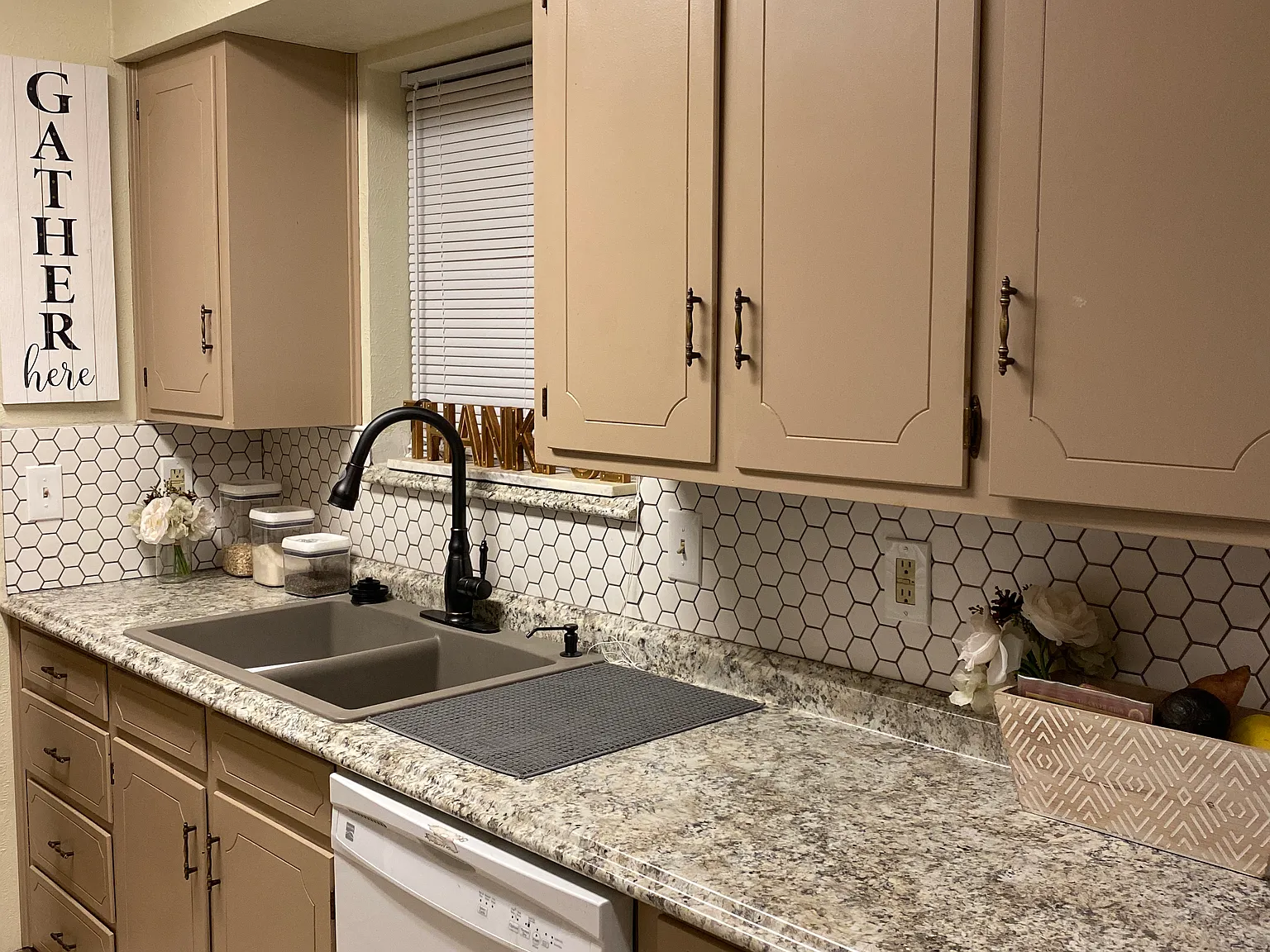 3 bed, 1193 sqft, $1,900 — Photo 4