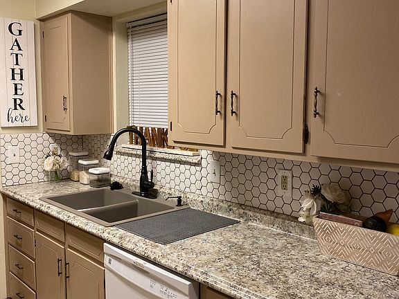 4th image of 517 Cardinal Dr