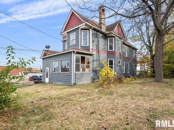 513 1/2 30th St, Rock Island, IL 61201