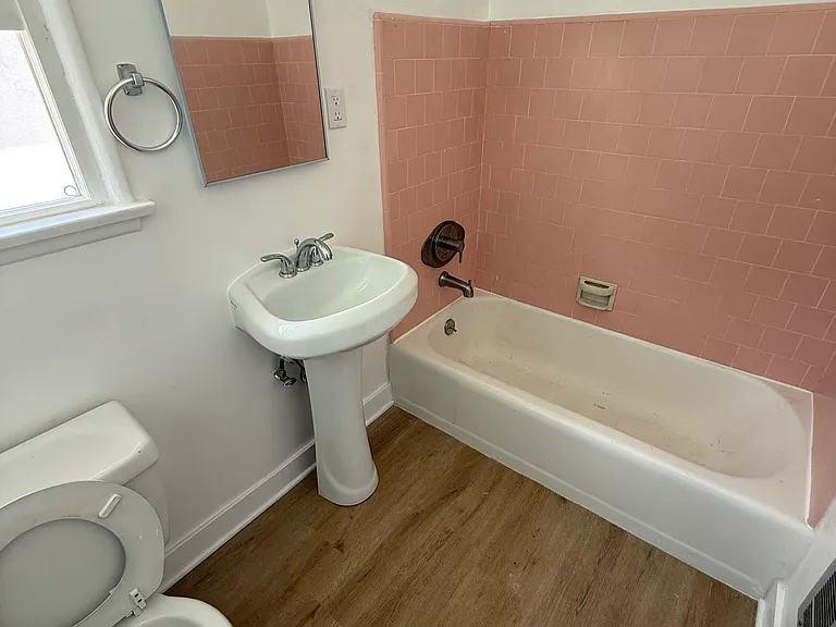 20527 W Vanowen St — Photo 14