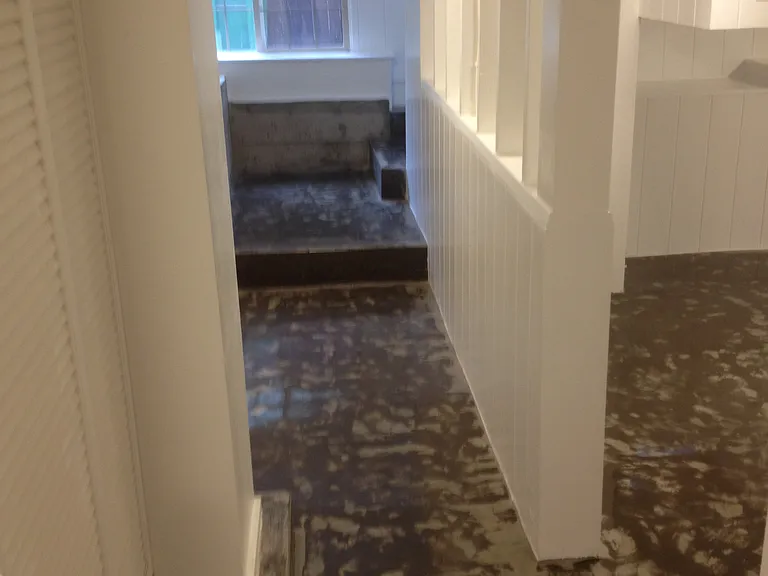 Burnside Pl — Photo 4