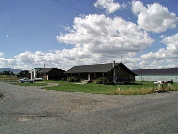 2nd image of 16 Teemont Cres
