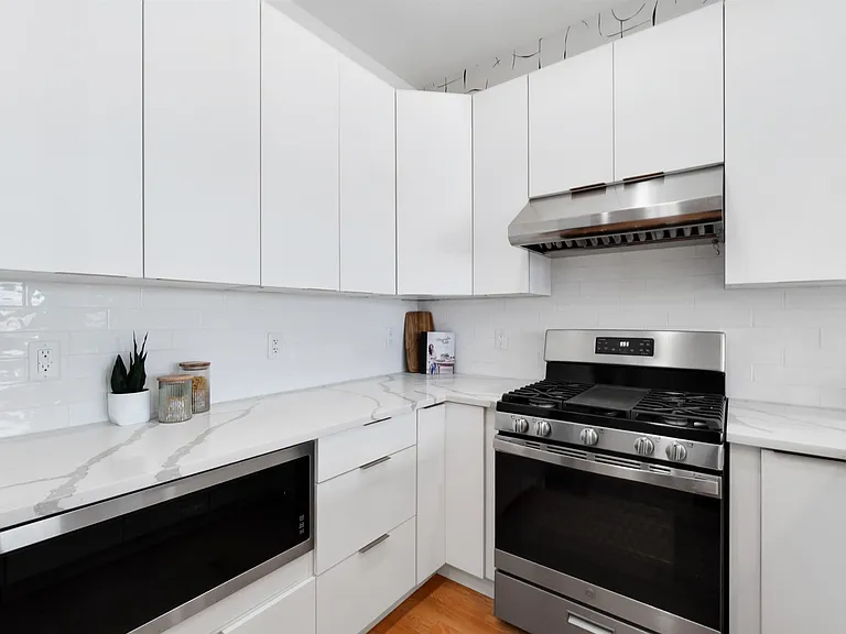 94 Van Horne St #2 — Photo 6