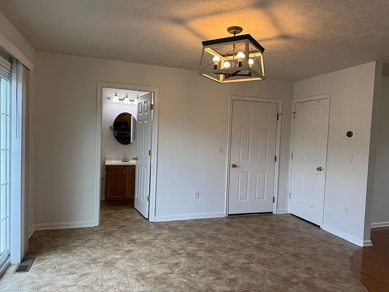 79 Thoroughbred Cir — Photo 21