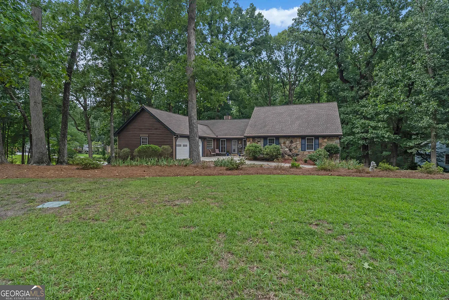 1677 Heritage Dr photo 1
