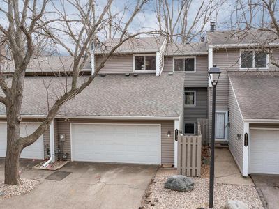 9104 Neill Lake Rd, Eden Prairie, MN, 55347