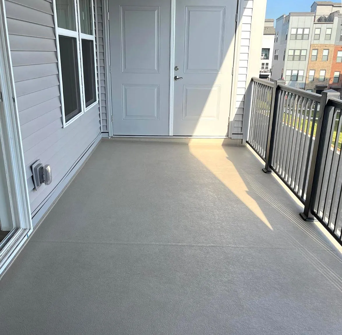 3 bed, 2.5 bath, 2400 sqft, $5,000 — Photo 4