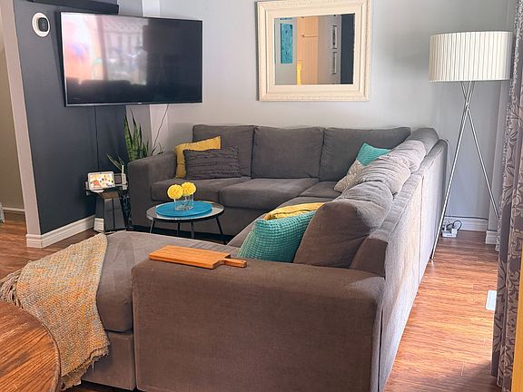 3rd image of 325 William St #1