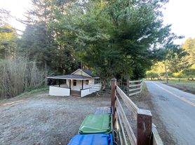 1946 Green Valley Rd, Watsonville, CA