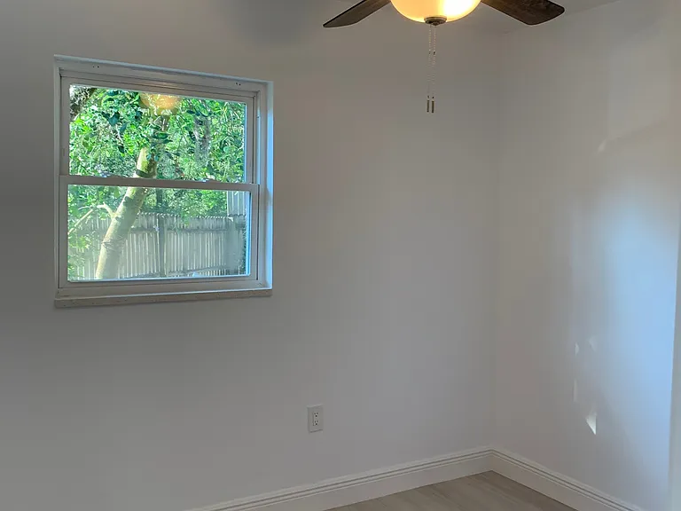183 E Grand Bend Ave — Photo 25