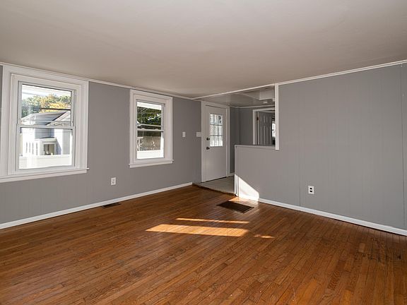 3rd image of 205 High St #205