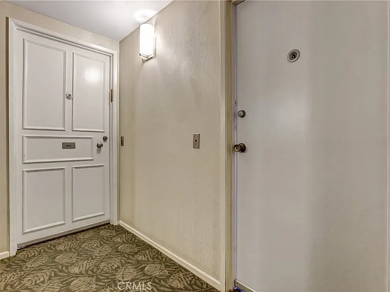10787 Wilshire Blvd #802 — Photo 28