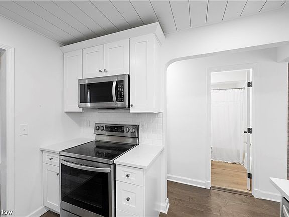 5th image of 2640 Lost Nation Rd