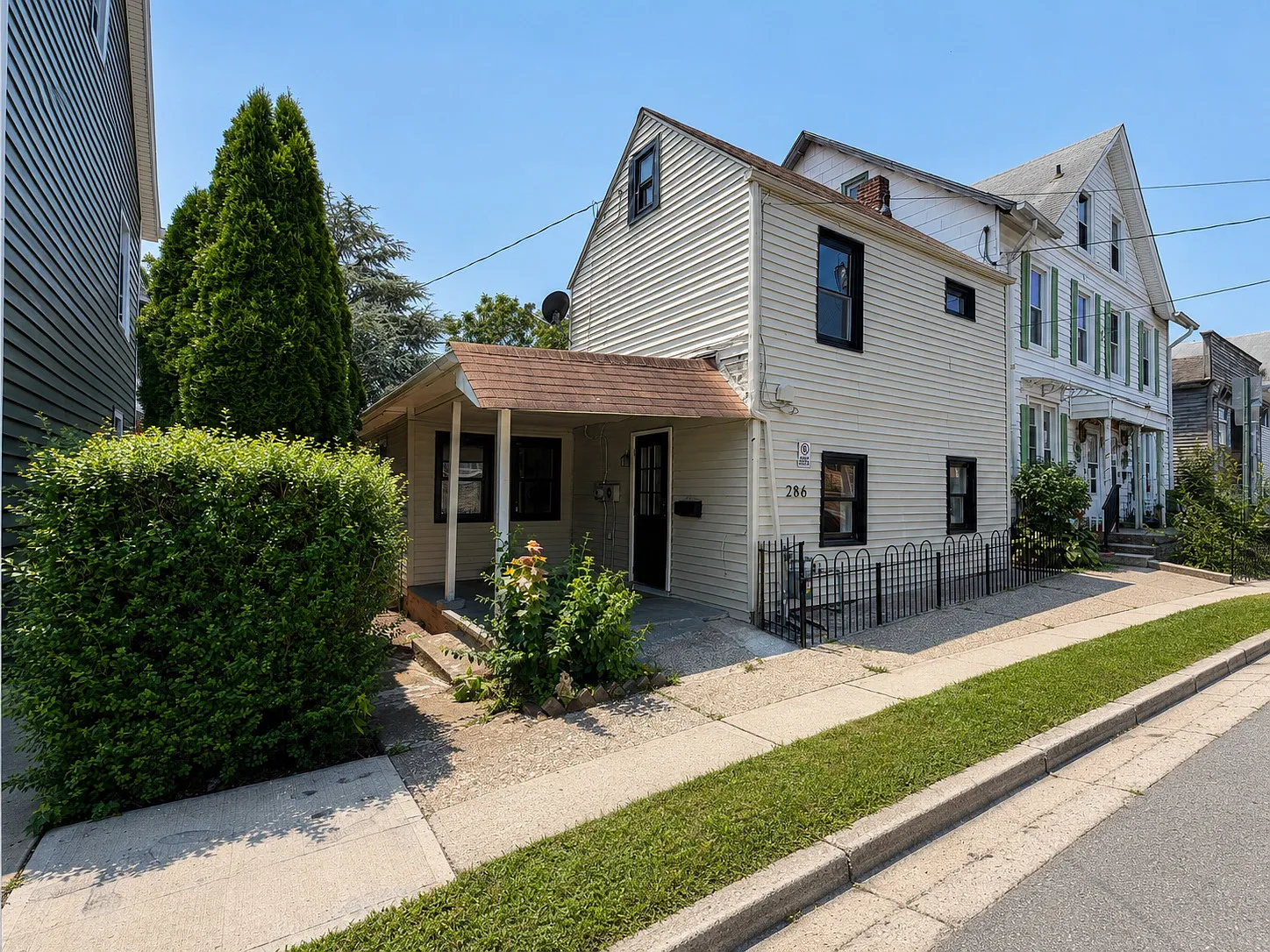 3 bed, $2,350 — Photo 1