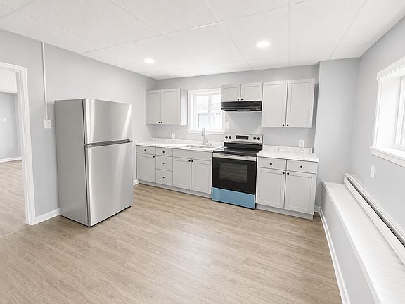 3rd image of 620 Ridge St #1