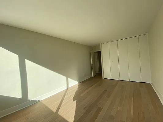 Rented by Stonehenge NYC LLC | media 22