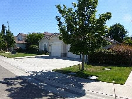 3rd image of 15 Cagney Ct