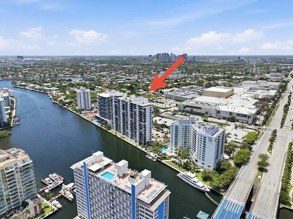 2 bed, 2.0 bath, 1500 sqft, $4,450 — Photo 2