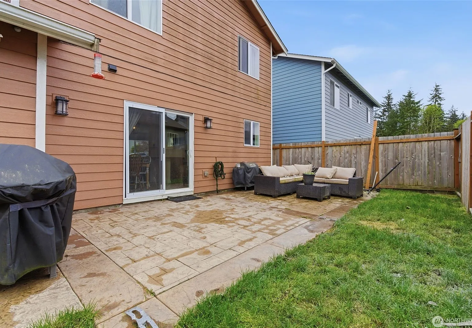3 bed, 1.5 bath, 1216 sqft, $2,800 — Photo 2
