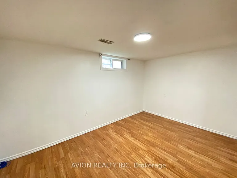19 Poplar Cres #LOWER — Photo 5