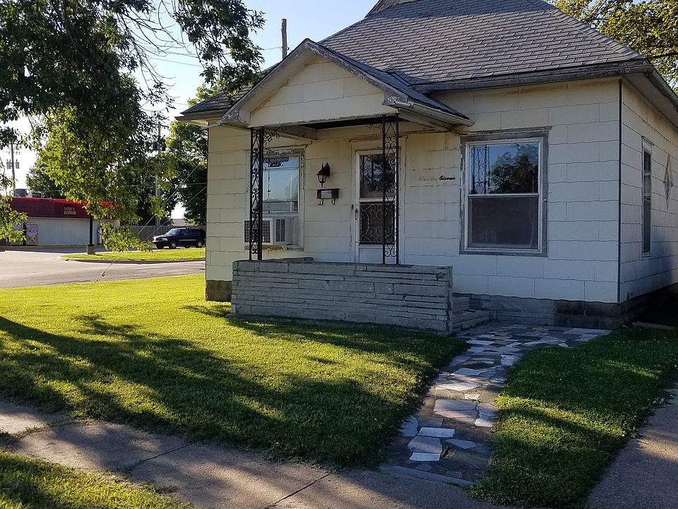 1st image of 411 W Mary St