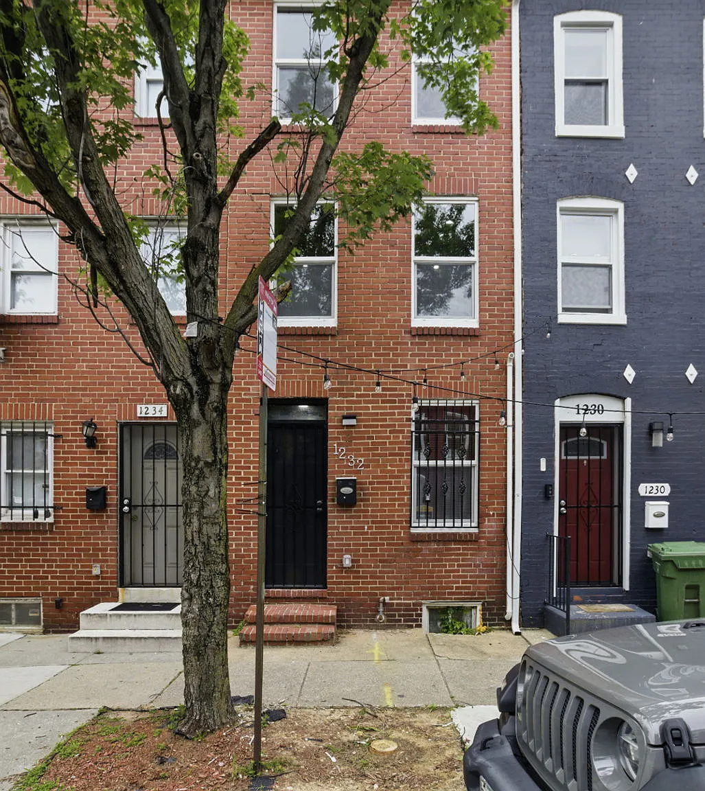 1232 W Lombard St — Photo 3