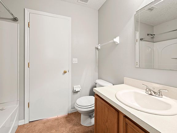 4th image of 322 Redwood Ln