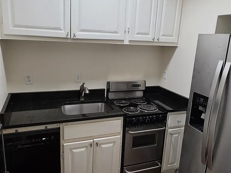 1271 Poplar Ave #508 — Photo 11