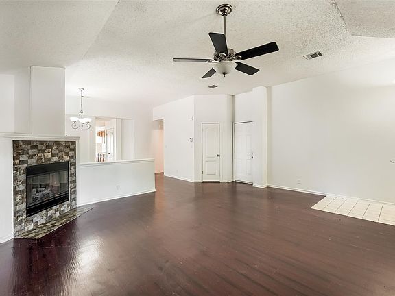 4th image of 20801 Trotters Ln