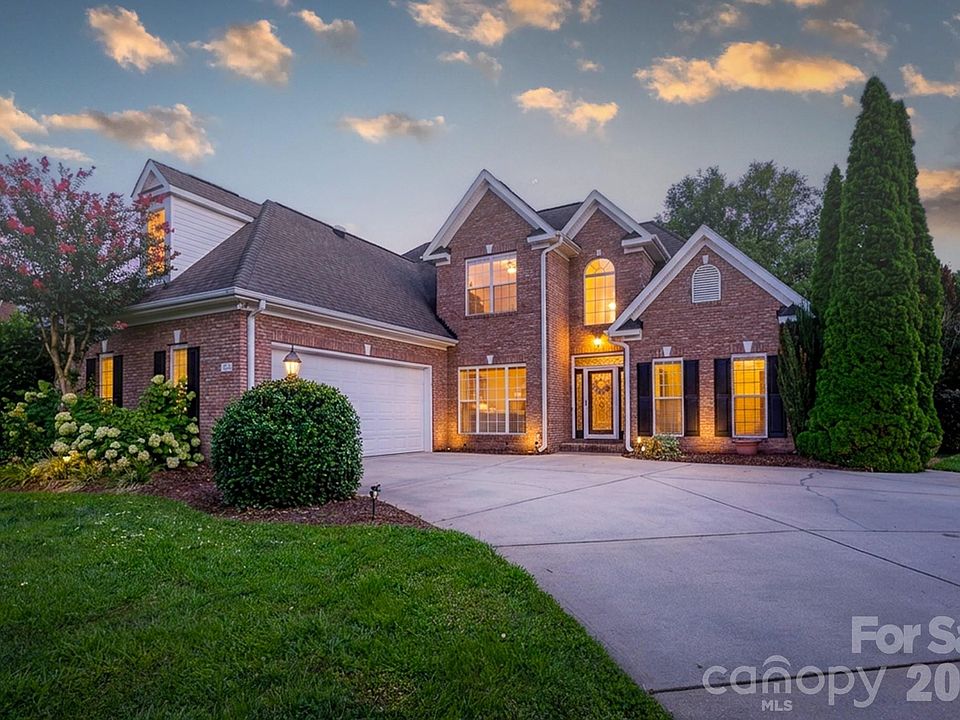 1st image of 186 Lake Commons Dr #4