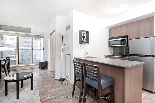 8 Colborne St #705 Photo 1