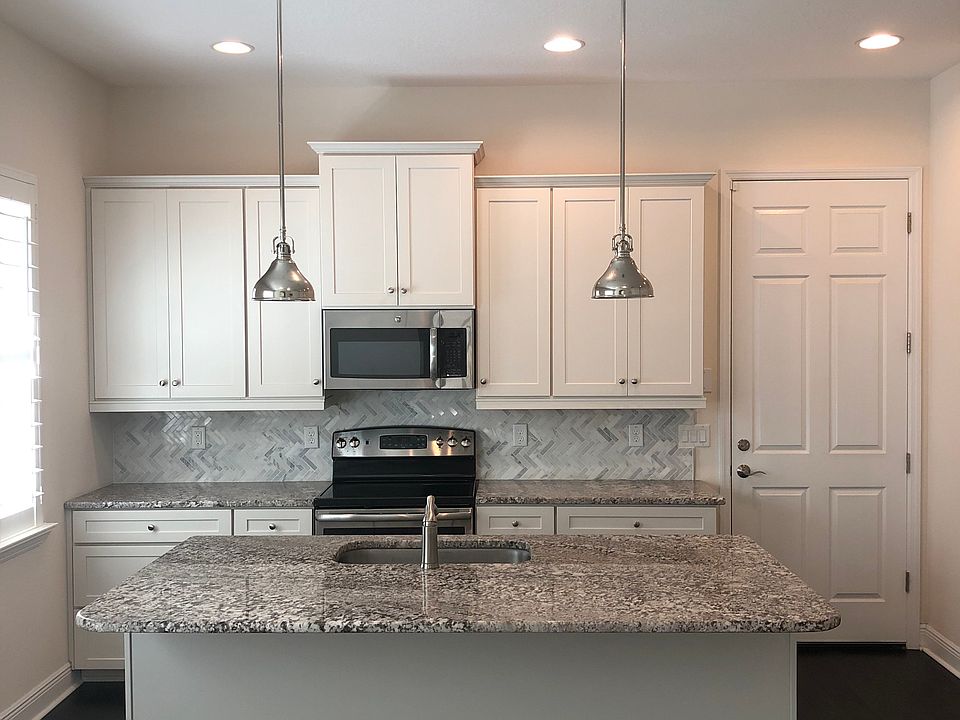 2nd image of 3206 W Horatio St Unit 2