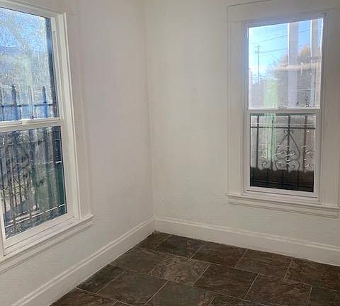 2nd image of 845 E Lindsay St #2