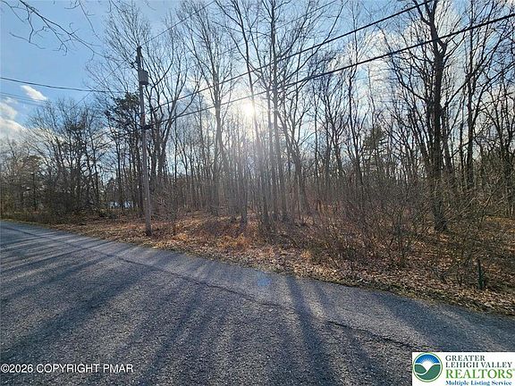 3rd image of 489 Panther Run Rd