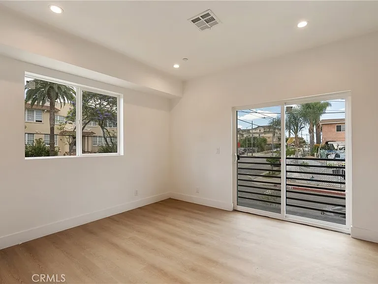 2843 Folsom — Photo 22