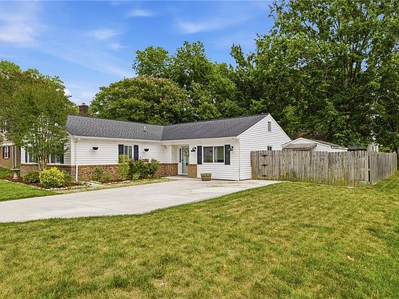 3rd image of 1801 Oneida Ct