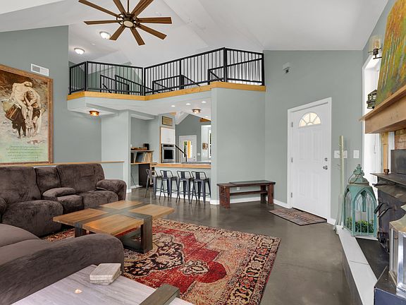 11th image of 232 Covenant Ln