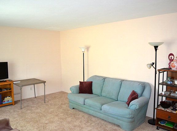 5th image of 1145 Merrett Dr