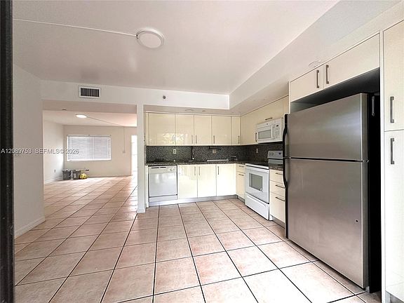 4th image of 8700 SW 133rd Avenue Rd APT 312