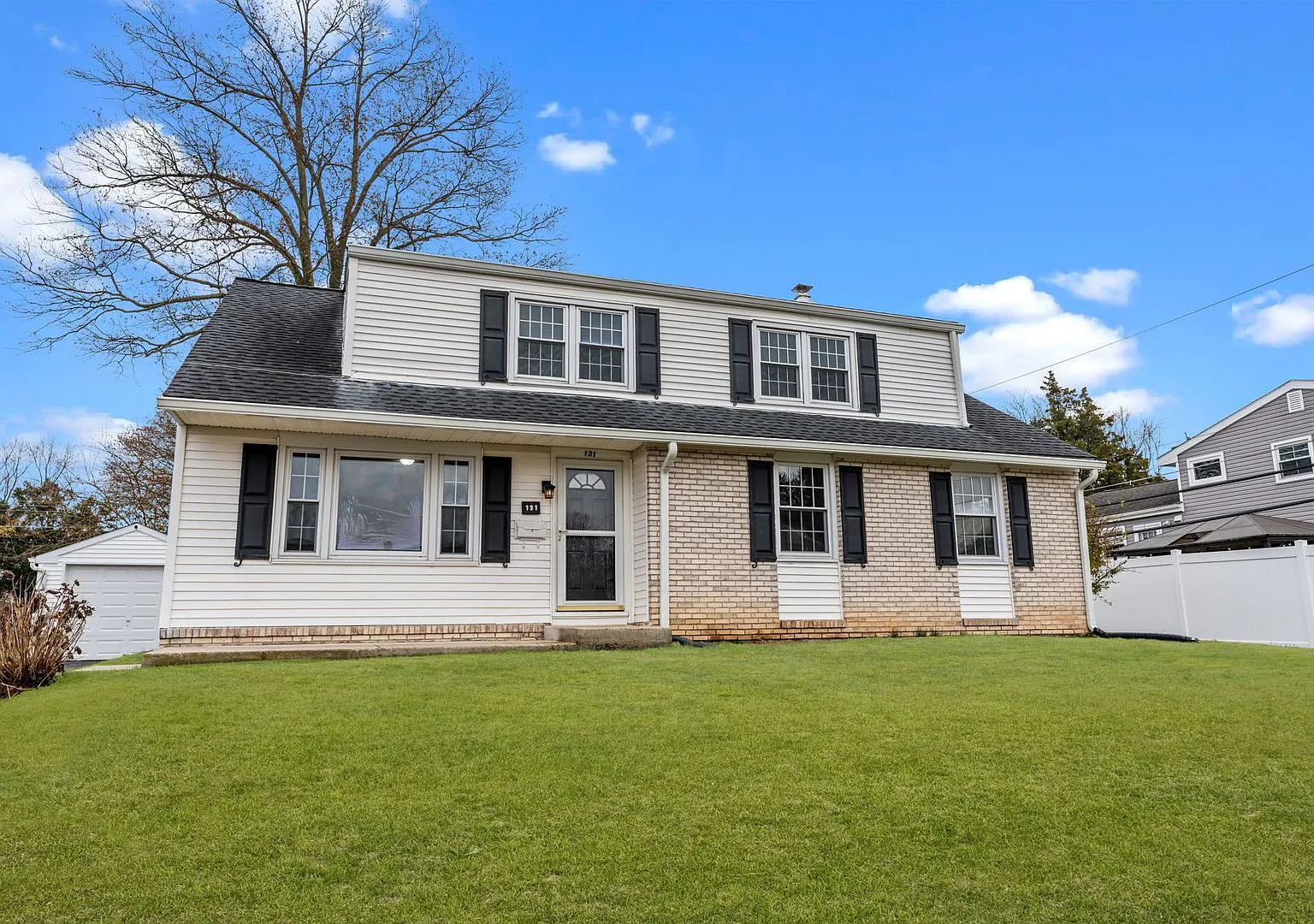 Updated 5 bed 2.5 bath Single Home available Oct 1 in Warminster — Photo 3