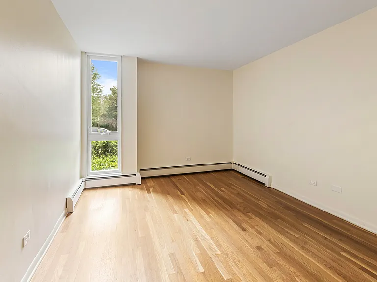 5435 N Artesian Ave #1W — Photo 11