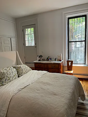 Rented by Compass | media 9