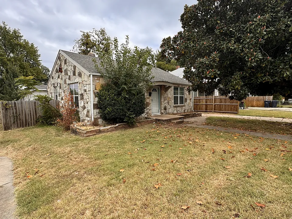 1148 N Lottie Ave